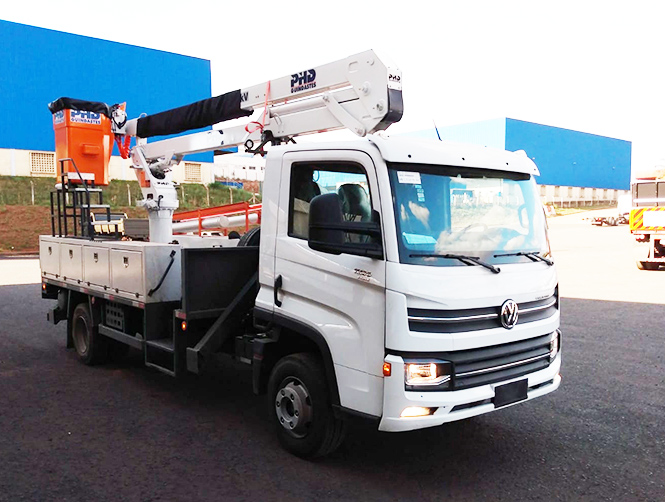  Caminhões Cesto Aéreo 